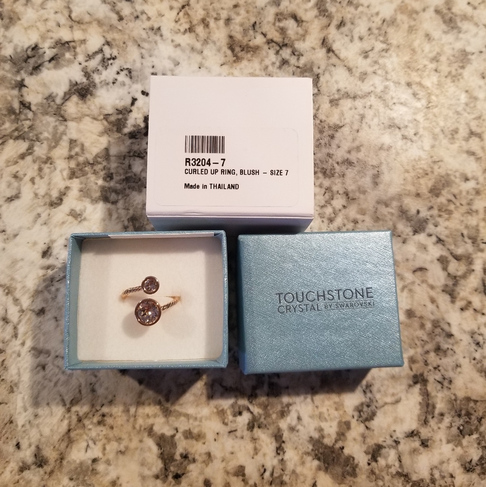 Touchstone Curled up ring